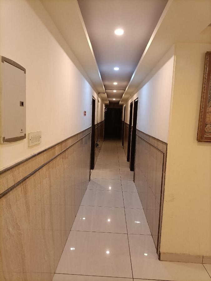 Airport hotel Breeze Neu-Delhi Exterior foto