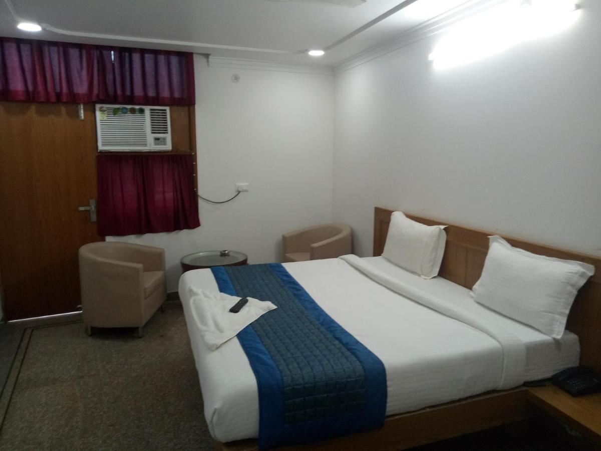 Airport hotel Breeze Neu-Delhi Exterior foto
